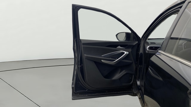 View MG Hector Image 38 Used MG Hector Image 38