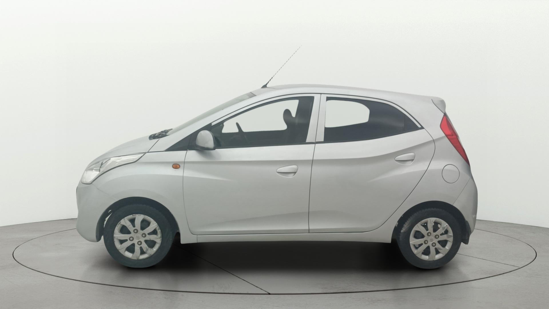 View 2014 Hyundai EON Magna Plus Image 5 Used 2014 Hyundai EON Magna Plus Image 5