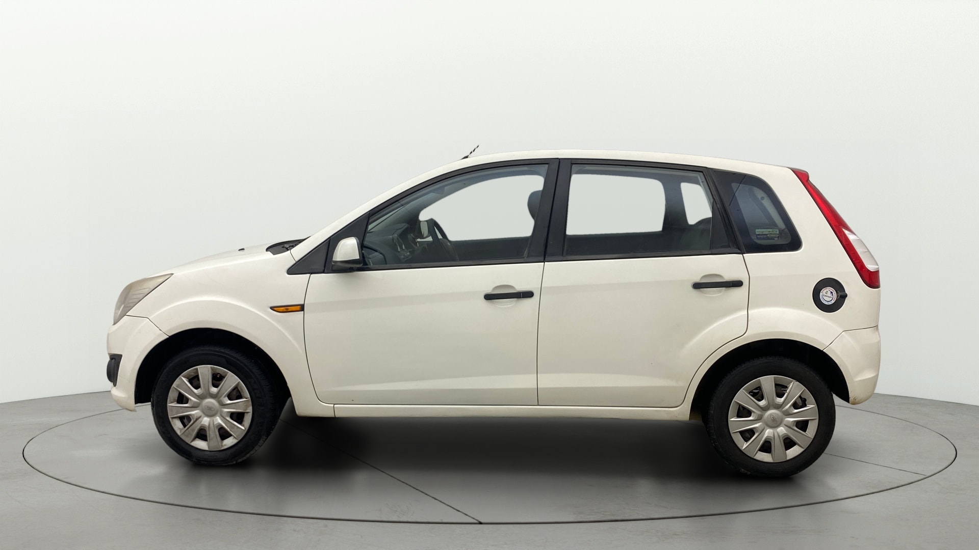 View 2015 Ford Figo 1.2P Ambiente MT BS IV Image 5 Used 2015 Ford Figo 1.2P Ambiente MT BS IV Image 5