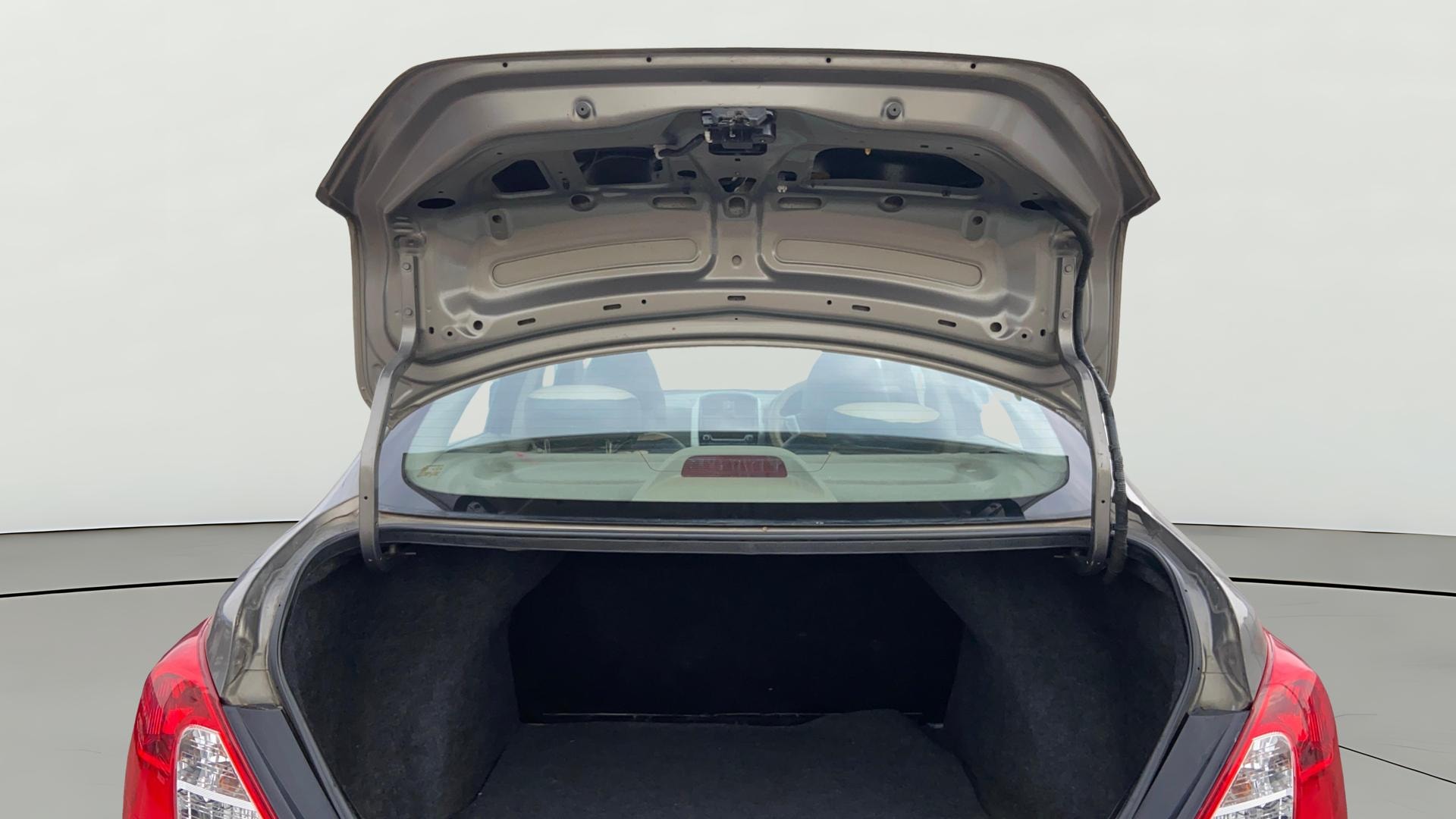 View 2014 Nissan Sunny XV Diesel Image 16 Used 2014 Nissan Sunny XV Diesel Image 16