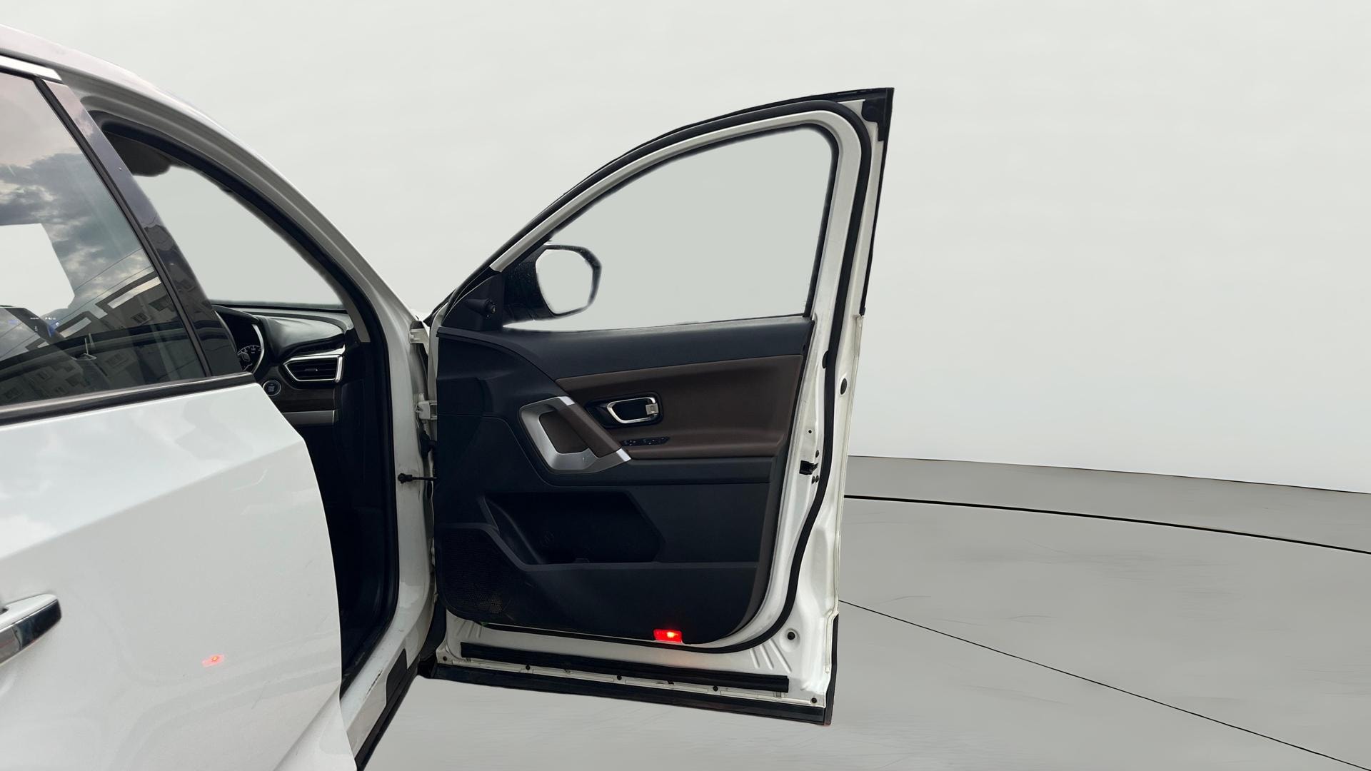 View 2019 Tata Harrier XE Image 47 Used 2019 Tata Harrier XE Image 47