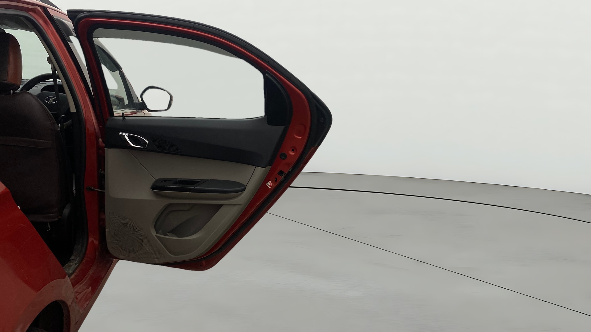 View 2019 Tata Tiago Revotorq XB Image 7 Used 2019 Tata Tiago Revotorq XB Image 7