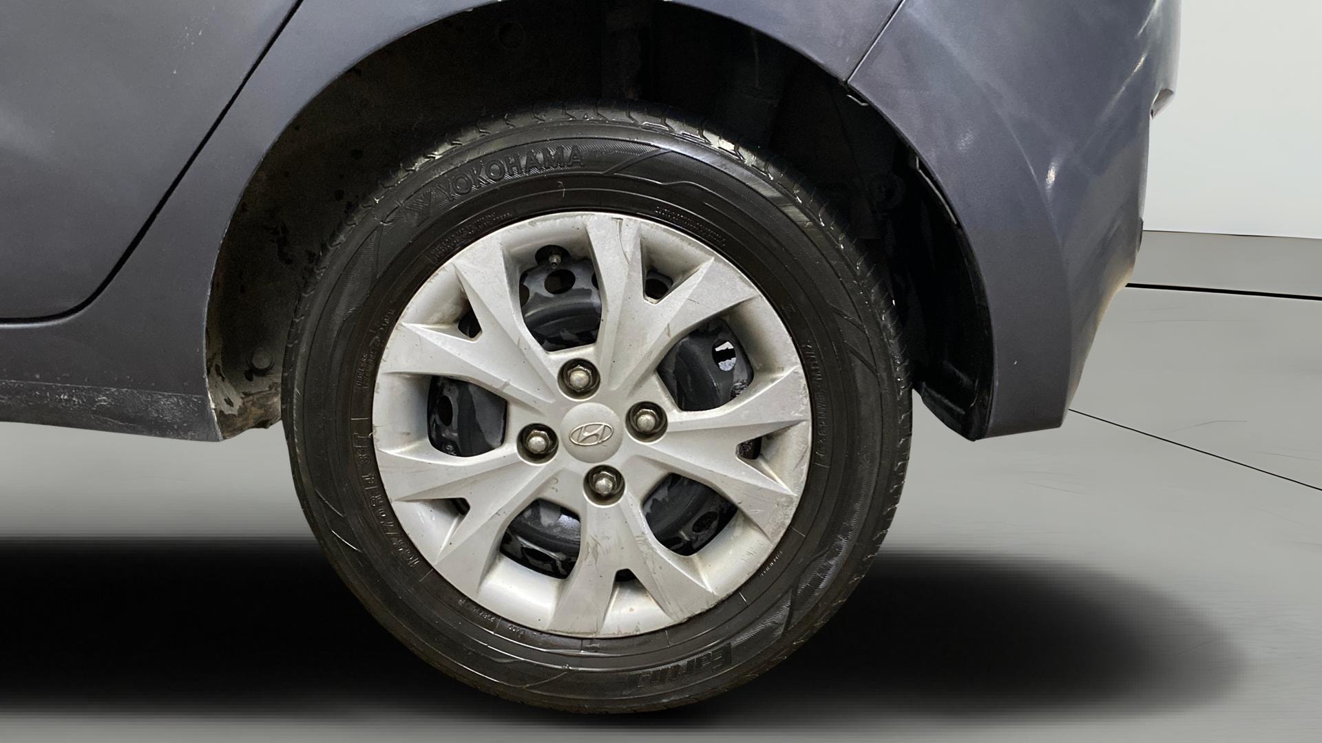View 2014 Hyundai Grand i10 Magna 1.2 Kappa VTVT Image 11 Used 2014 Hyundai Grand i10 Magna 1.2 Kappa VTVT Image 11