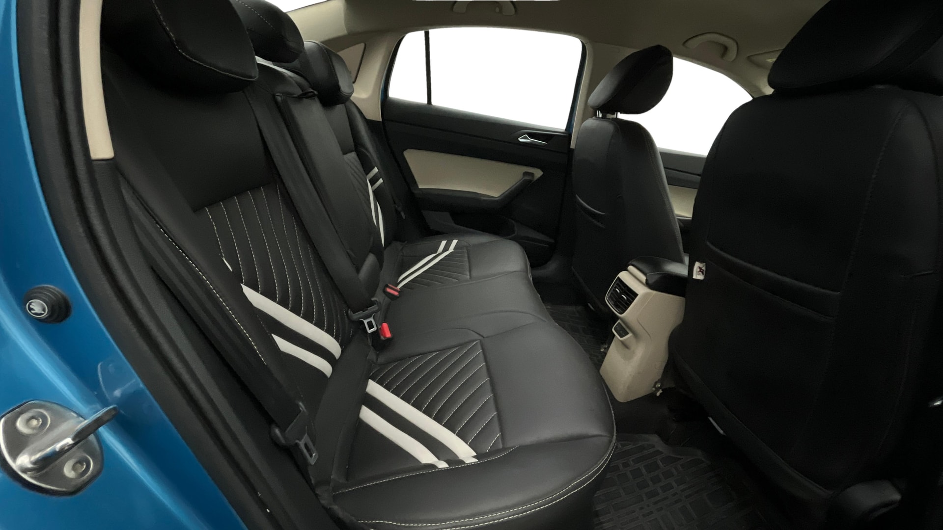 View 2023 Skoda Slavia Ambition 1.0 TSI MT Image 30 Used 2023 Skoda Slavia Ambition 1.0 TSI MT Image 30