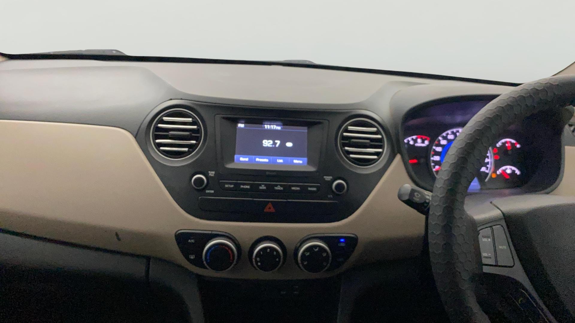 View 2018 Hyundai Grand i10 1.2 Sportz Diesel Image 18 Used 2018 Hyundai Grand i10 1.2 Sportz Diesel Image 18