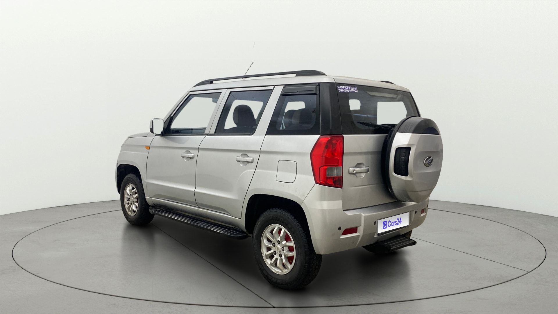 View 2018 Mahindra TUV300 T8 Image 2 Used 2018 Mahindra TUV300 T8 Image 2