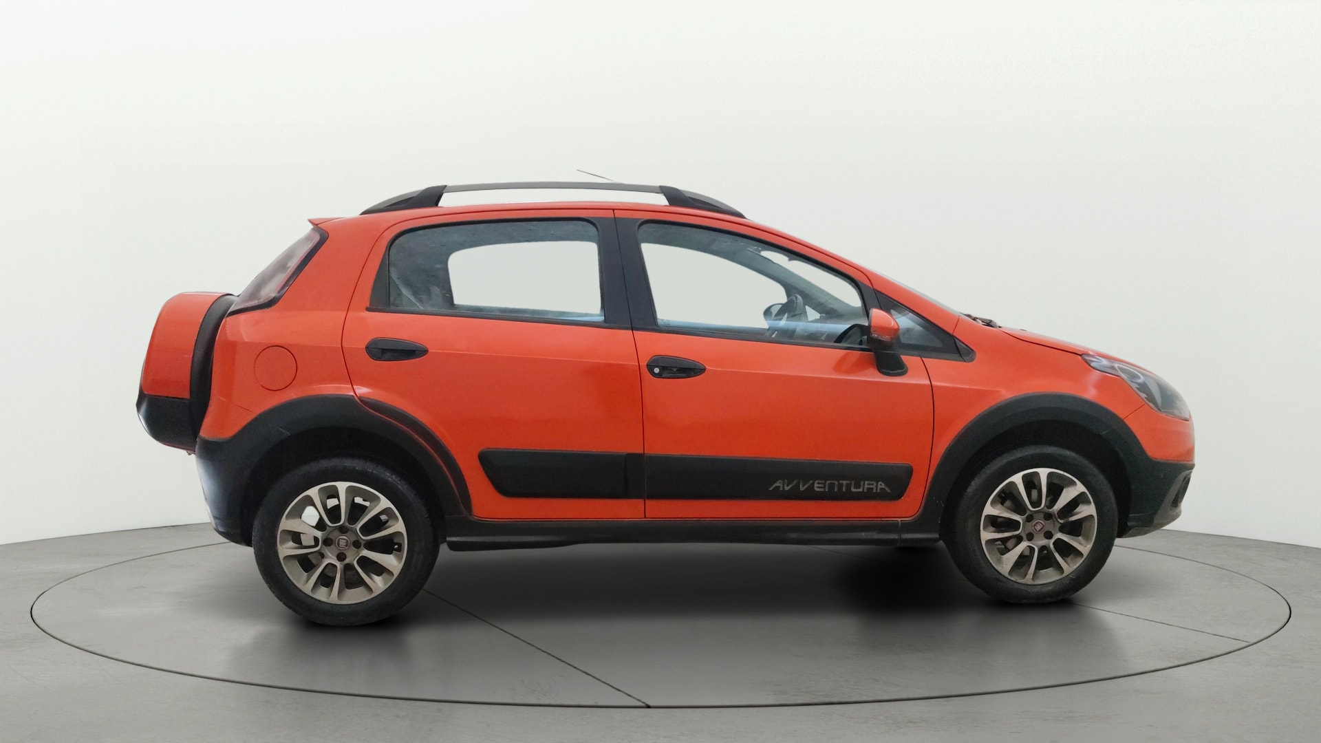 View 2016 Fiat Avventura Dynamic 1.4L FIRE Petrol Image 8 Used 2016 Fiat Avventura Dynamic 1.4L FIRE Petrol Image 8