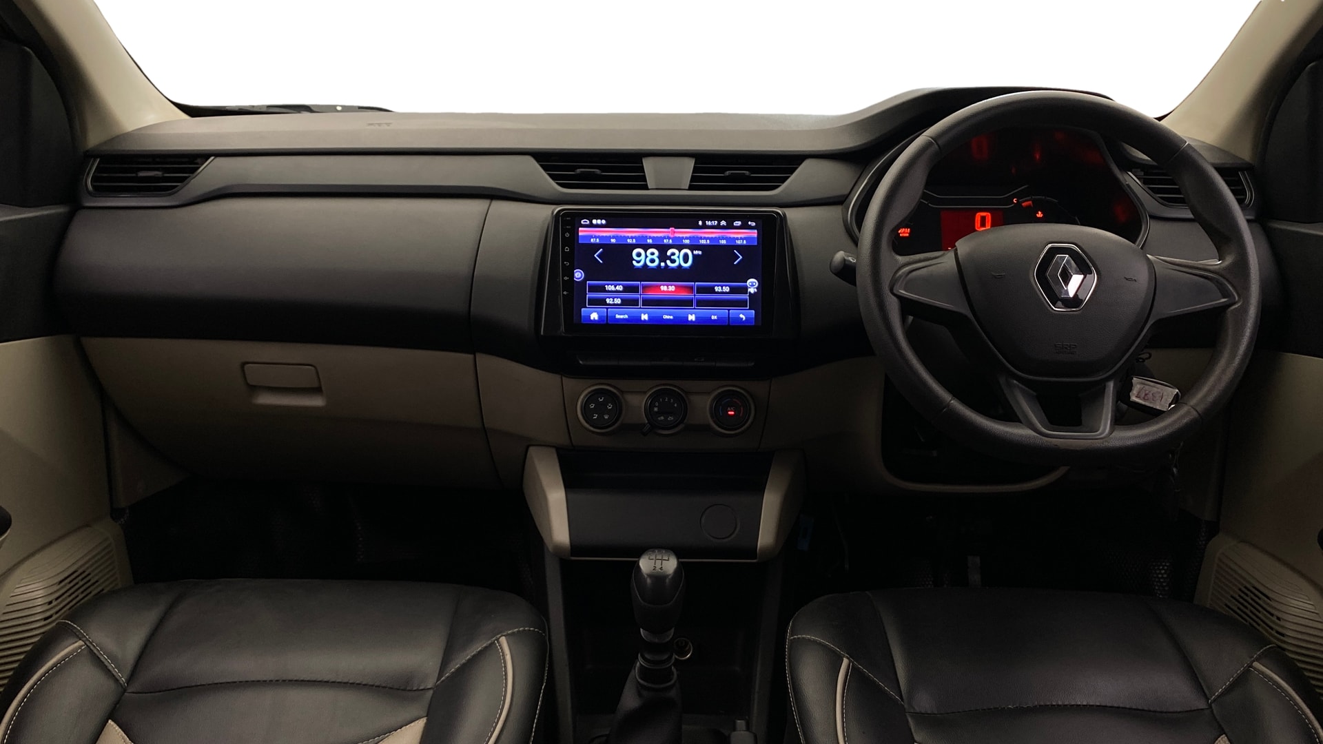 View 2020 Renault Triber RXE Image 16 Used 2020 Renault Triber RXE Image 16