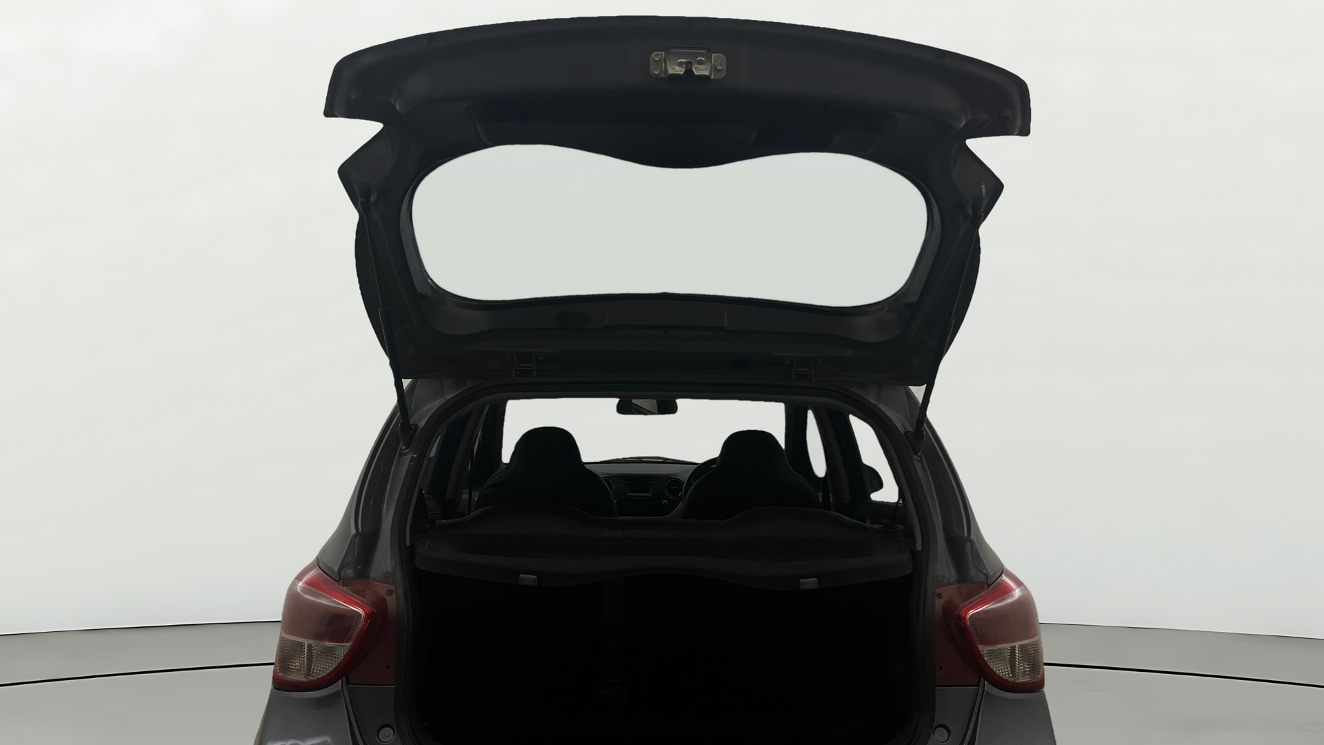 View 2015 Hyundai Grand i10 Sportz 1.2 Kappa Image 16 Used 2015 Hyundai Grand i10 Sportz 1.2 Kappa Image 16