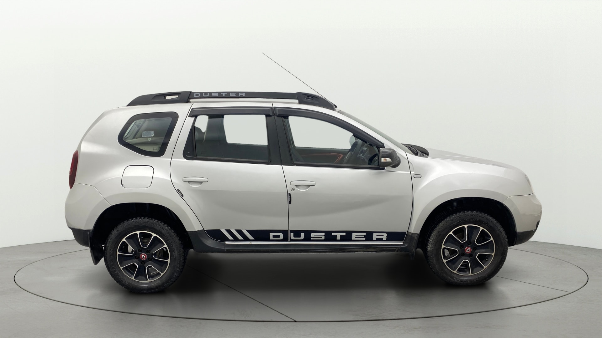 View 2017 Renault Duster Petrol RxS CVT Petrol Image 28 Used 2017 Renault Duster Petrol RxS CVT Petrol Image 28