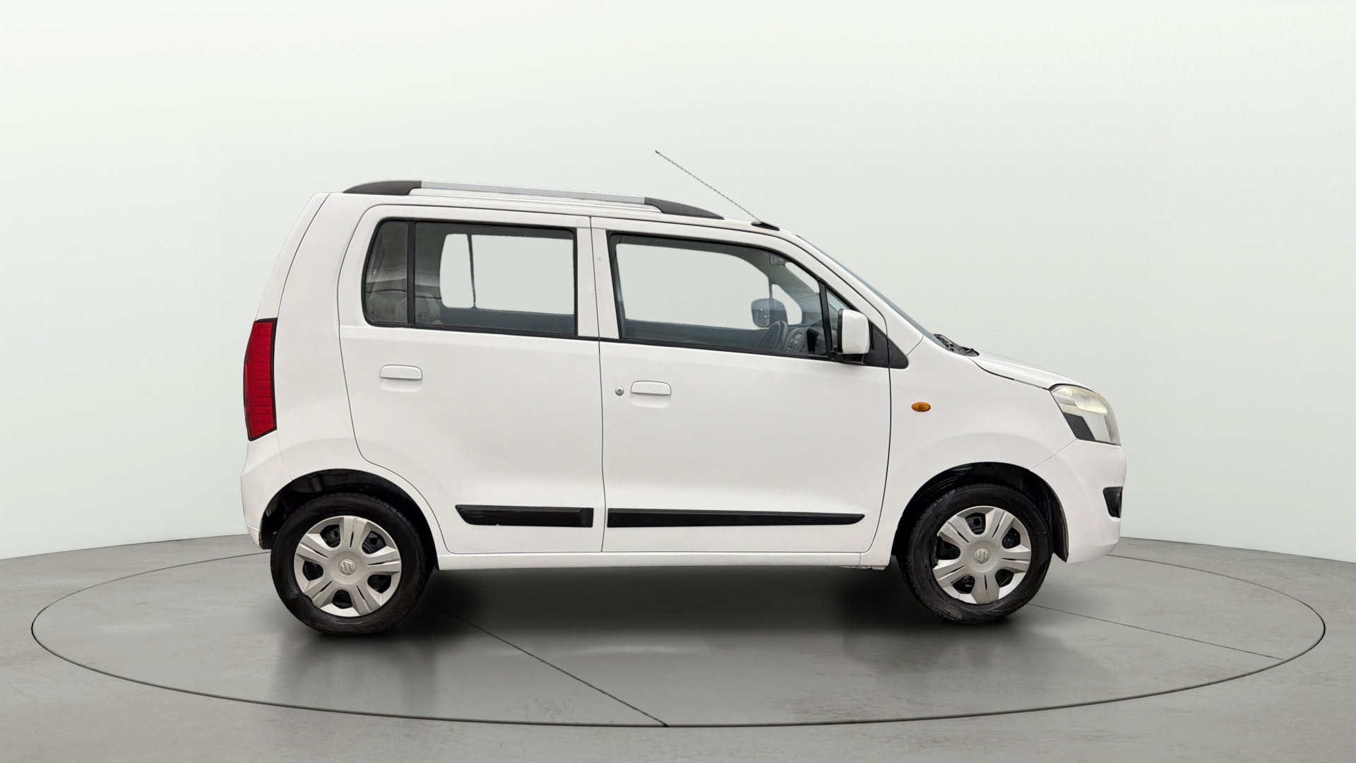 View 2017 Maruti Suzuki 1000 Base Variant Image 8 Used 2017 Maruti Suzuki 1000 Base Variant Image 8