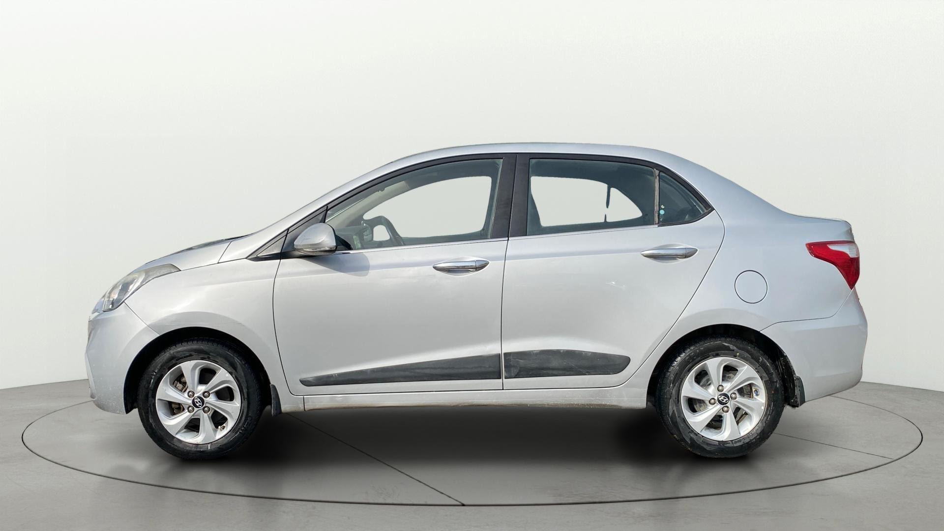 View 2018 Hyundai Xcent SX Petrol Image 5 Used 2018 Hyundai Xcent SX Petrol Image 5