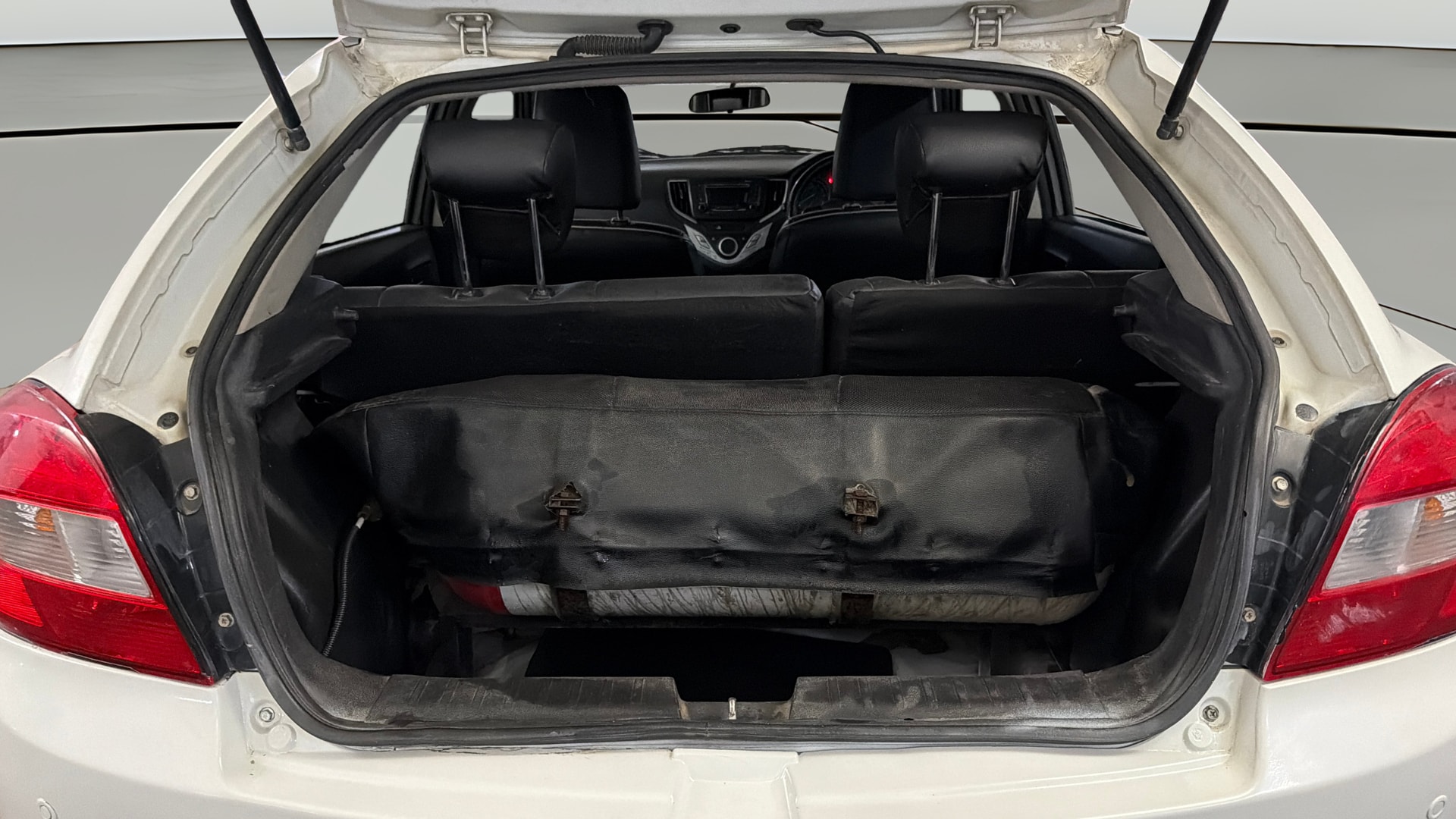 View 2018 Maruti Suzuki 1000 Base Variant Image 36 Used 2018 Maruti Suzuki 1000 Base Variant Image 36