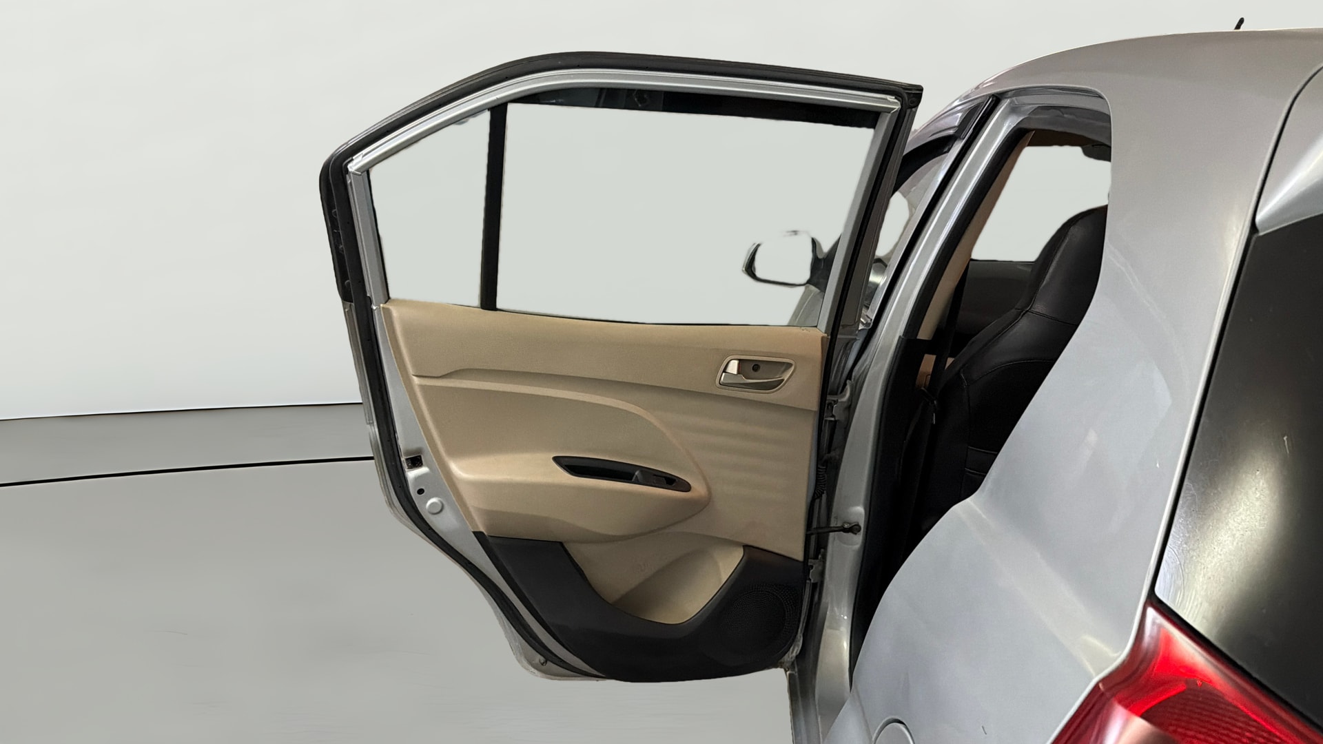 View 2018 Hyundai New Santro D-Lite Petrol Image 14 Used 2018 Hyundai New Santro D-Lite Petrol Image 14