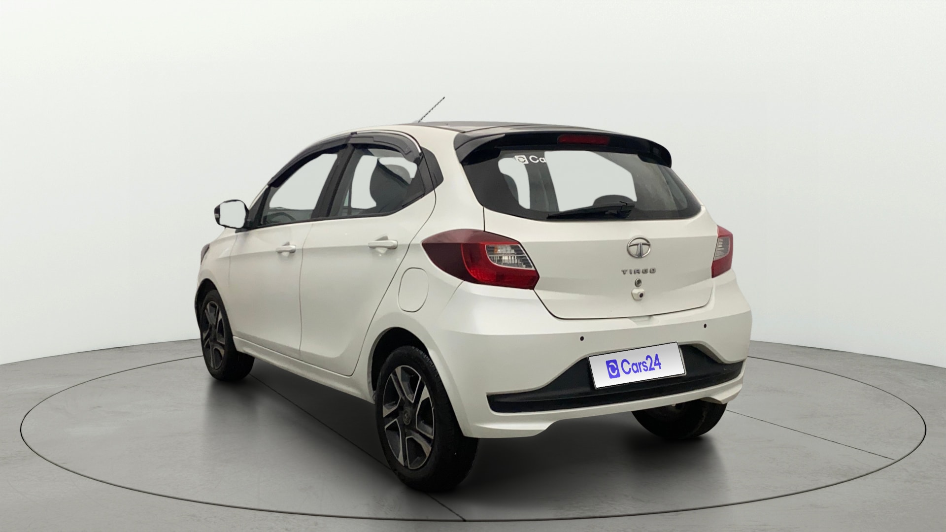 View 2020 Tata Tiago Revotorq XB Image 2 Used 2020 Tata Tiago Revotorq XB Image 2