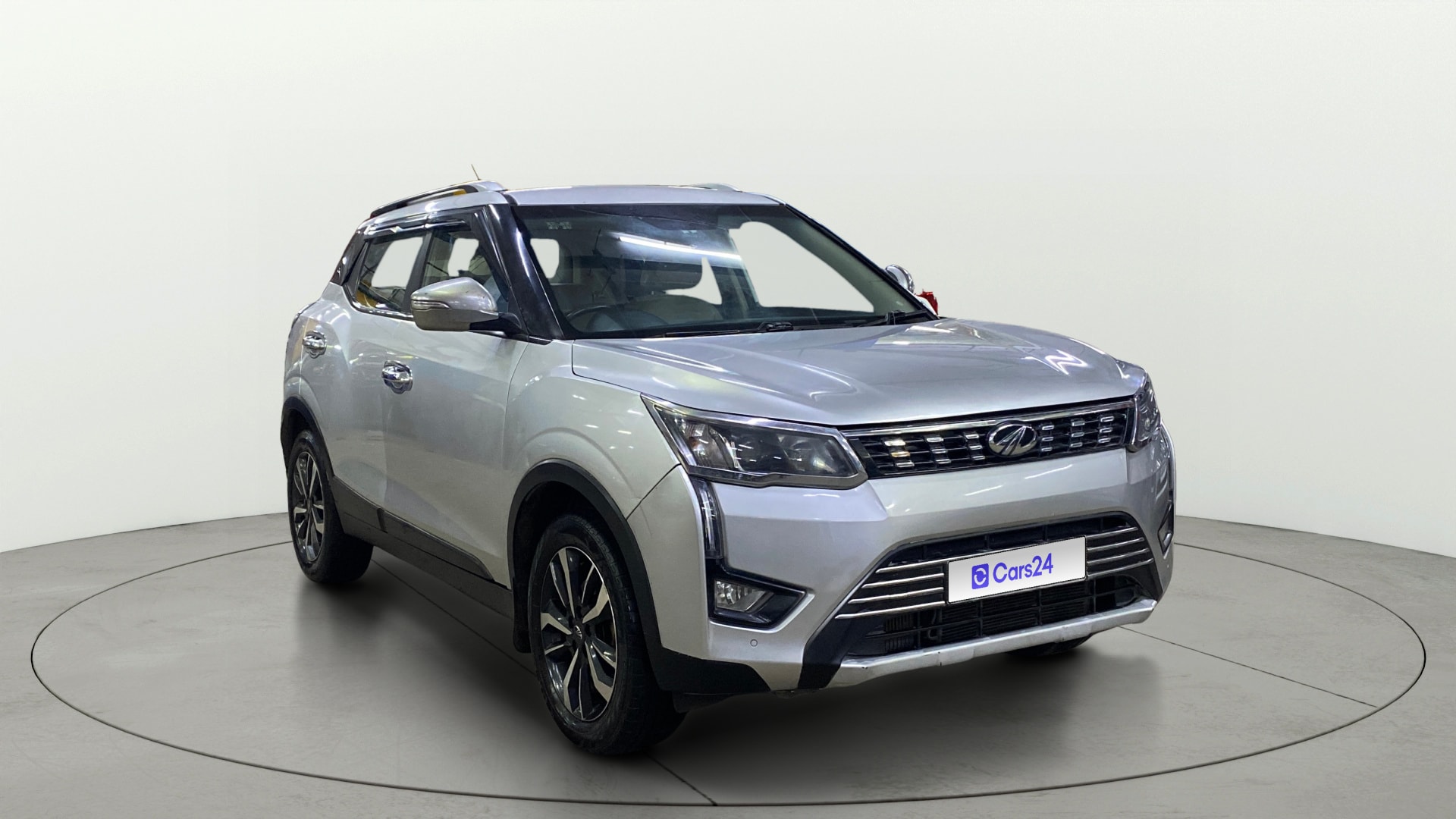 View 2019 Mahindra XUV300 W4 Petrol BS IV Image 24 Used 2019 Mahindra XUV300 W4 Petrol BS IV Image 24