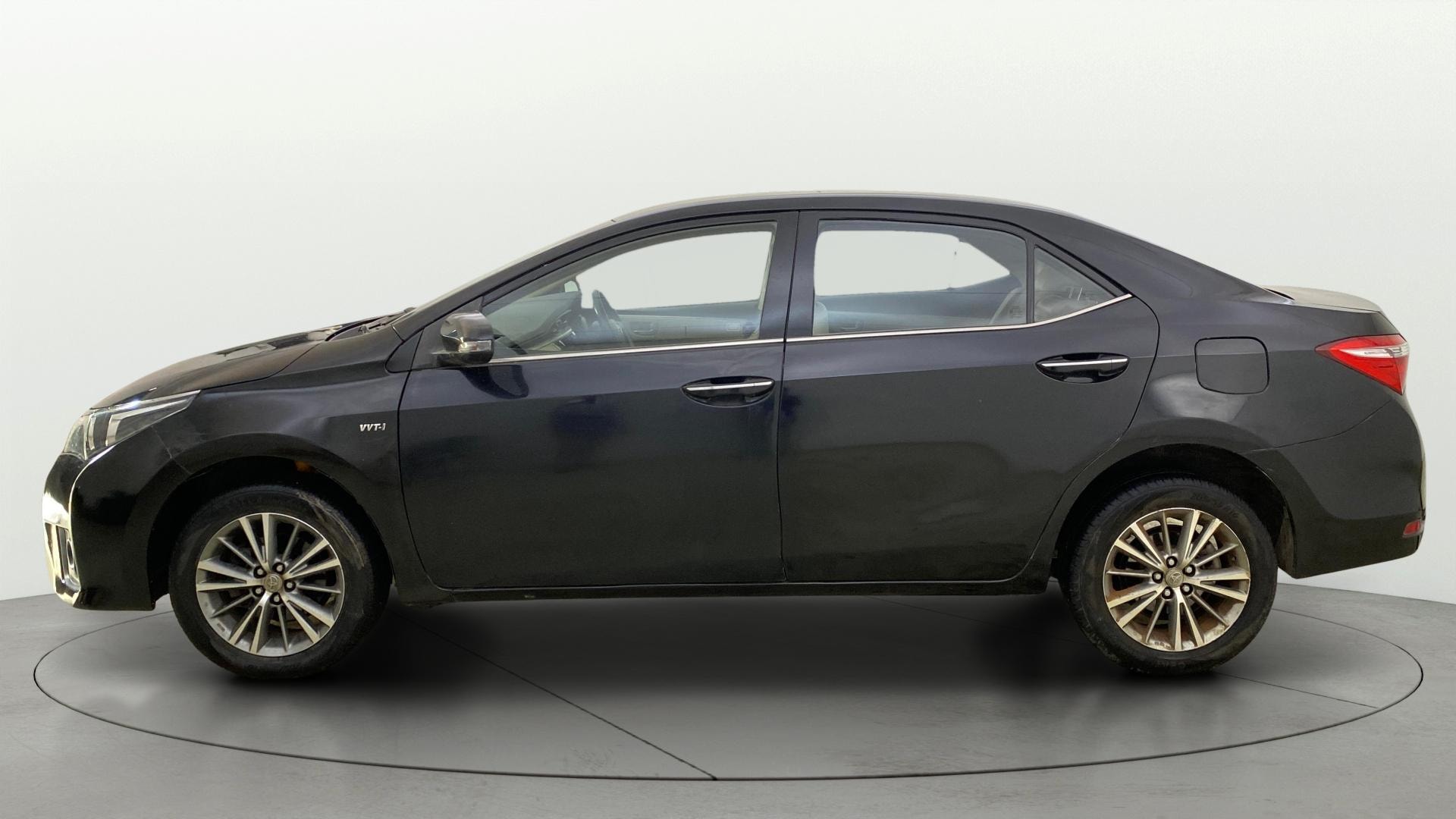 View 2015 Toyota Corolla Altis 1.8 VL AT Image 5 Used 2015 Toyota Corolla Altis 1.8 VL AT Image 5
