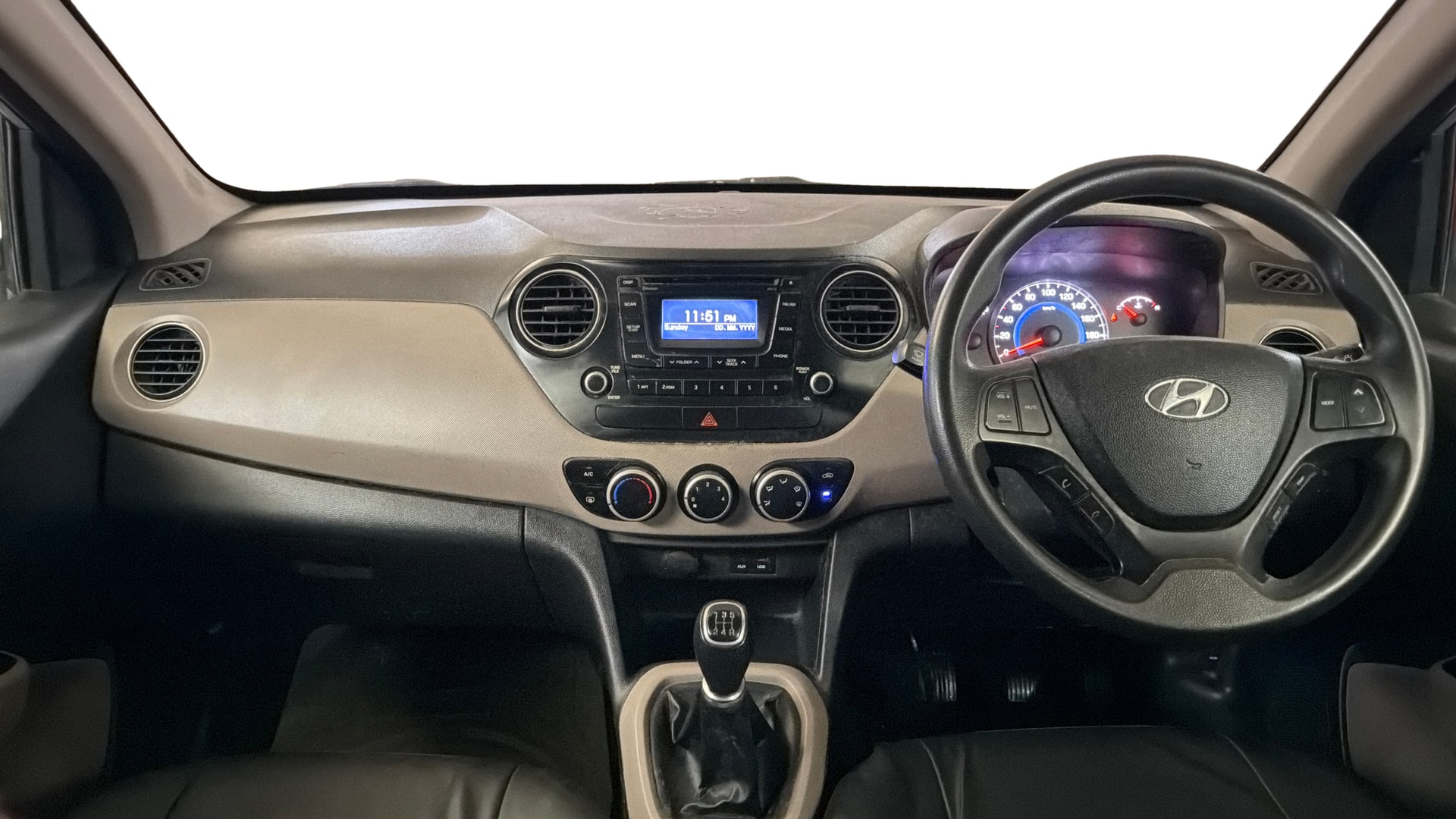 View 2015 Hyundai Grand i10 Sportz 1.2 Kappa Image 15 Used 2015 Hyundai Grand i10 Sportz 1.2 Kappa Image 15