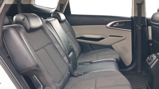 View Kia Carens Image 38 Used Kia Carens Image 38