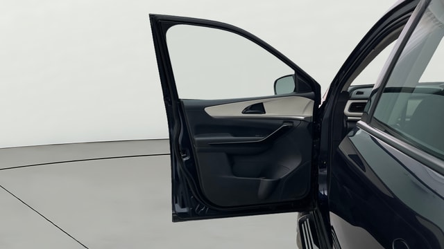 View Mahindra XUV700 Image 32 Used Mahindra XUV700 Image 32