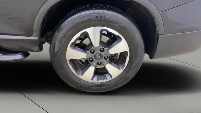 View Mahindra Alturas G4 Image 8 Used Mahindra Alturas G4 Image 8