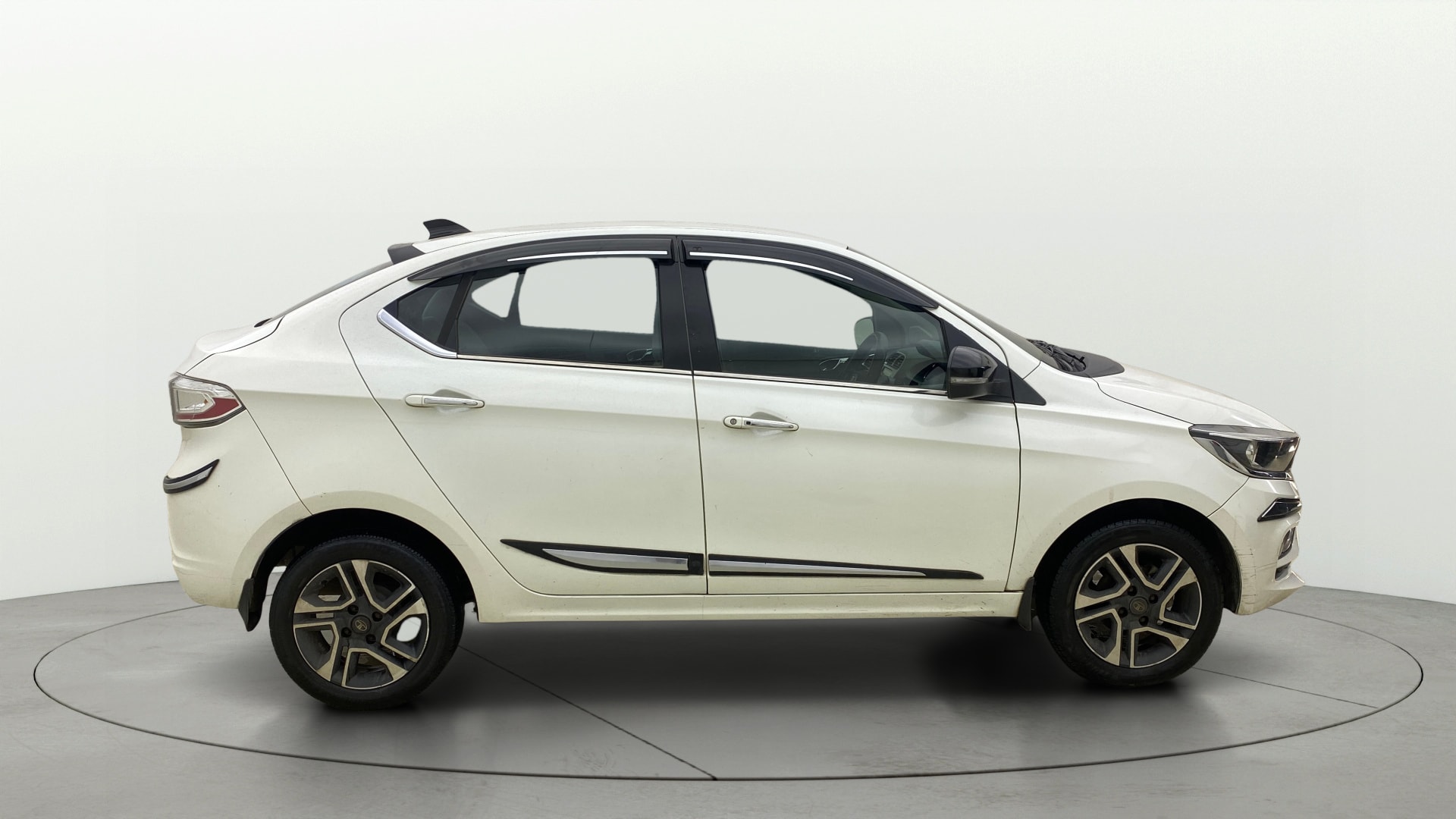 View 2022 Tata Tigor XE Diesel Image 8 Used 2022 Tata Tigor XE Diesel Image 8