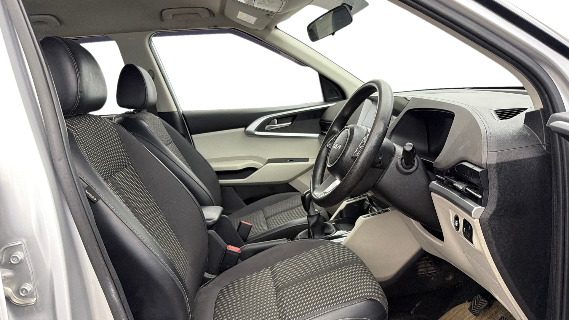 View 2022 Kia Carens Prestige Plus 1.5 Diesel 7 STR Image 19 Used 2022 Kia Carens Prestige Plus 1.5 Diesel 7 STR Image 19