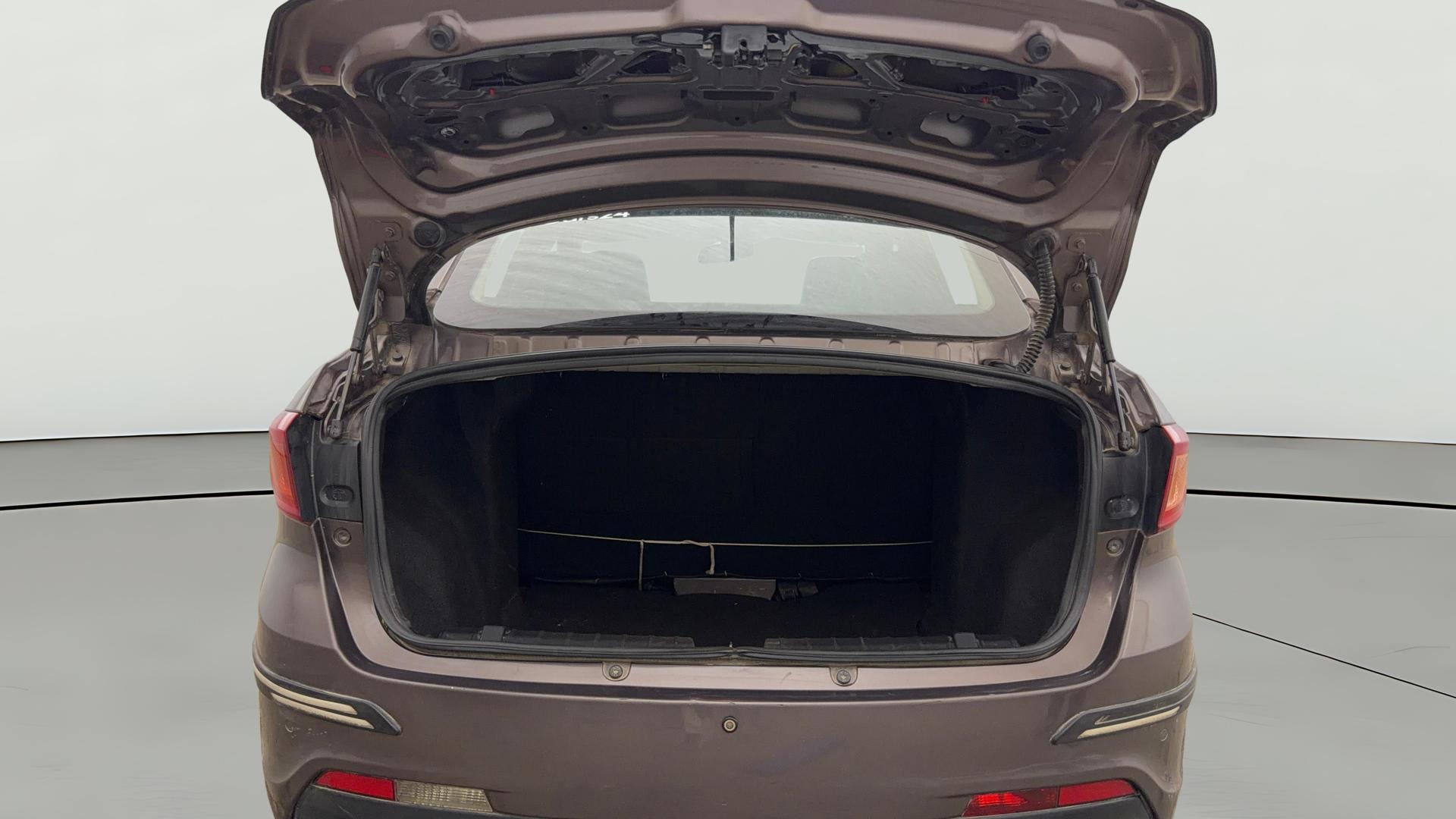 View 2018 Tata Tigor XE Diesel Image 36 Used 2018 Tata Tigor XE Diesel Image 36
