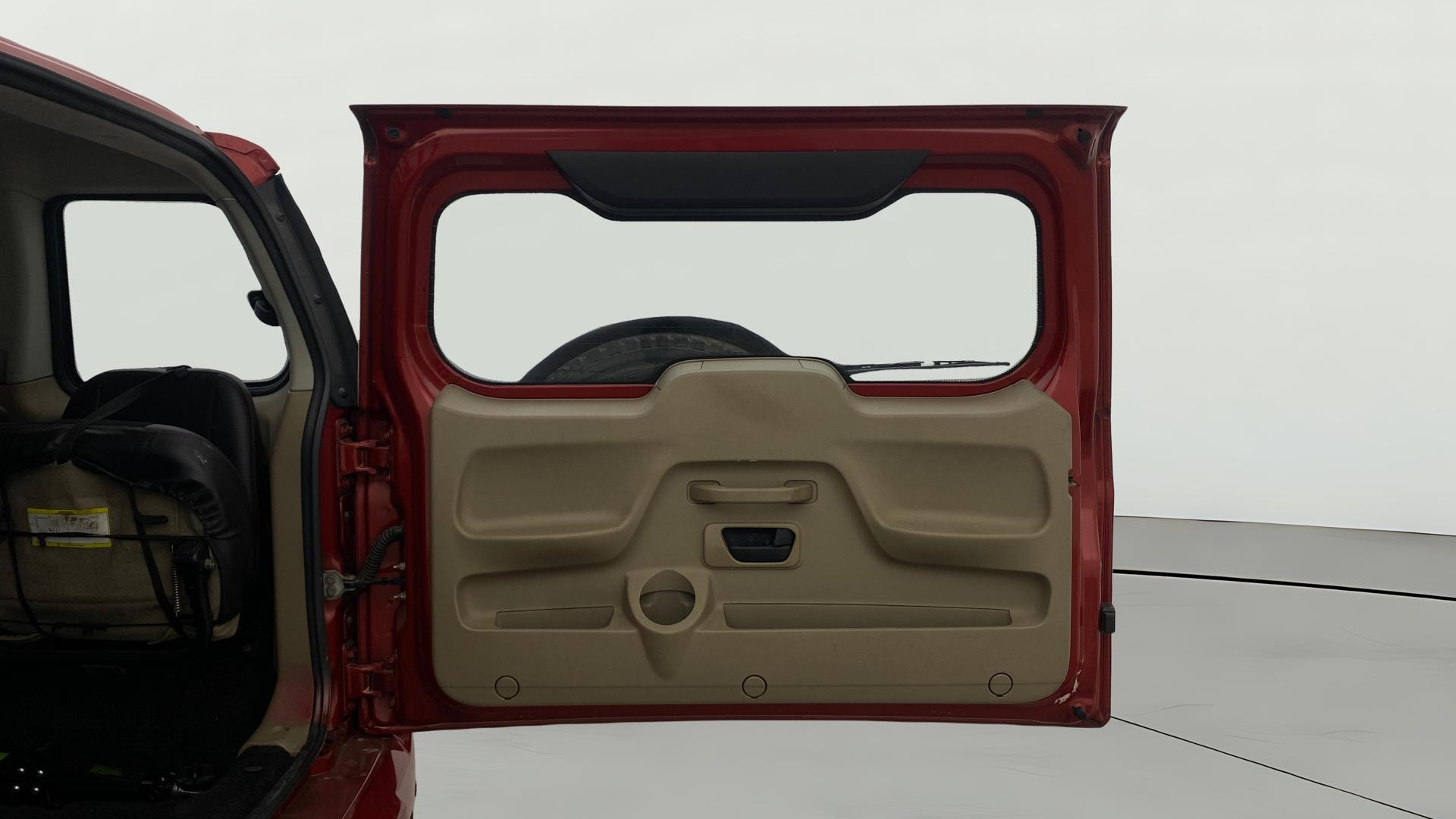 View 2017 Mahindra TUV300 T8 Image 16 Used 2017 Mahindra TUV300 T8 Image 16