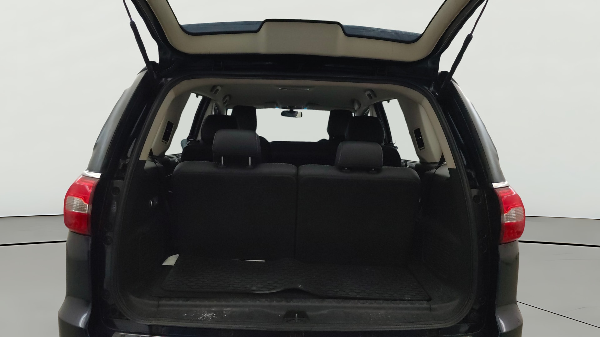 View 2017 Tata Hexa XTA 4X2 Image 39 Used 2017 Tata Hexa XTA 4X2 Image 39