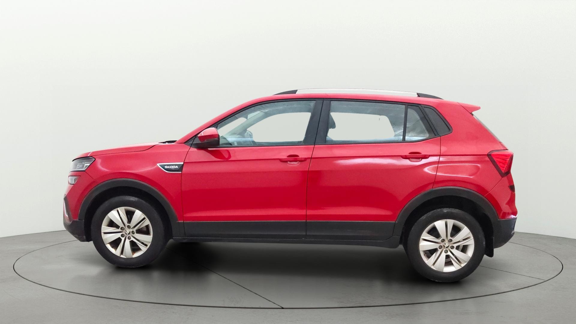 View 2021 Skoda Kushaq Ambition 1.0 TSI MT Image 5 Used 2021 Skoda Kushaq Ambition 1.0 TSI MT Image 5