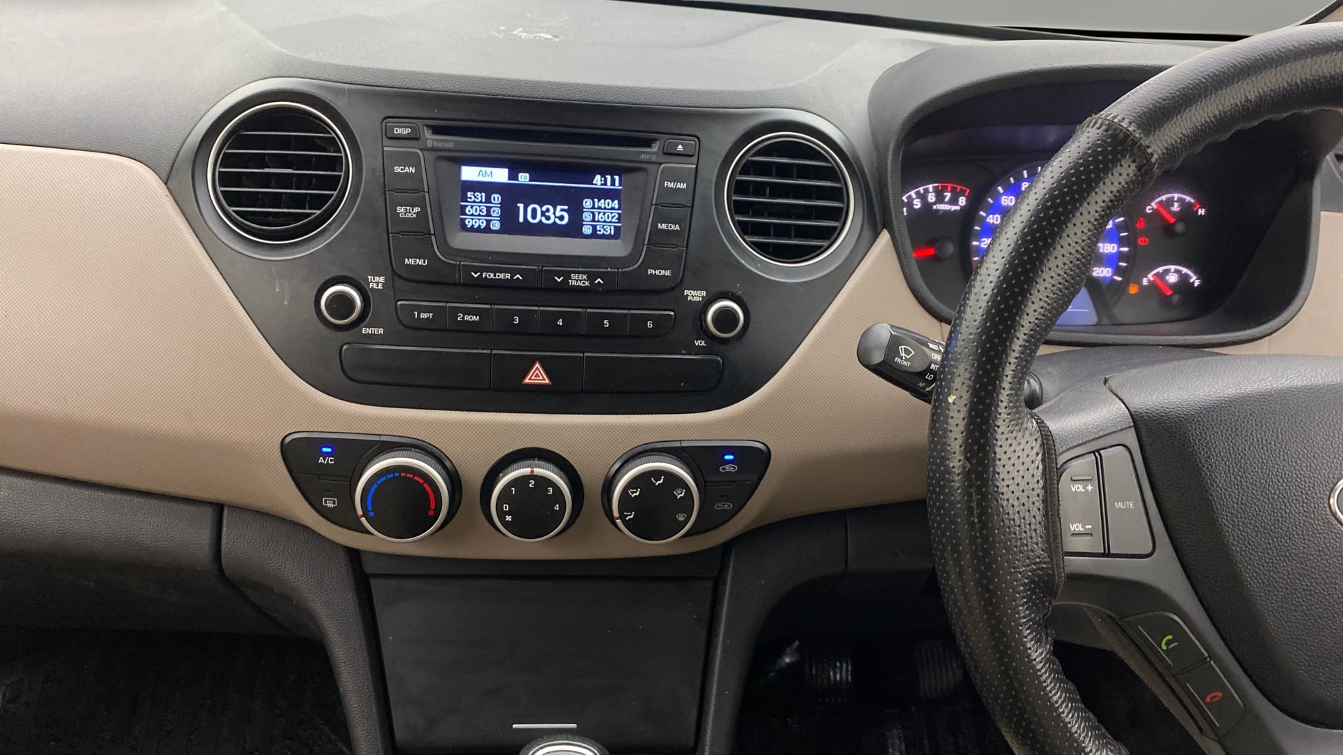 View 2015 Hyundai Xcent S Petrol Image 17 Used 2015 Hyundai Xcent S Petrol Image 17