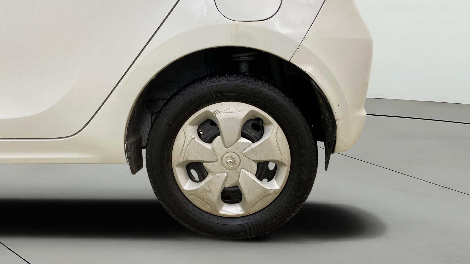 View 2016 Tata Tiago Revotorq XB Image 11 Used 2016 Tata Tiago Revotorq XB Image 11
