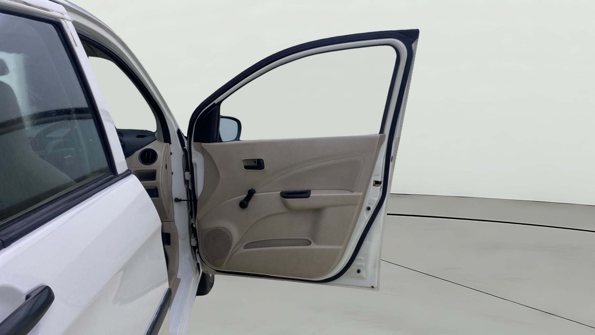 View 2019 Maruti Suzuki 1000 Base Variant Image 43 Used 2019 Maruti Suzuki 1000 Base Variant Image 43