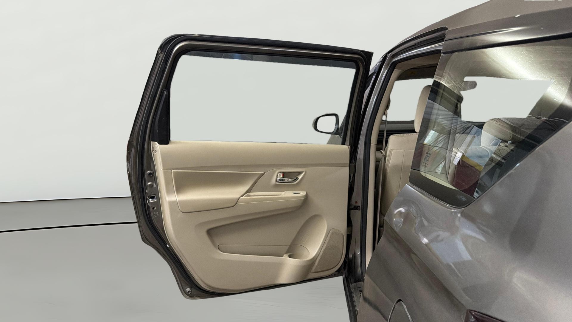 View 2019 Maruti Suzuki 1000 Base Variant Image 23 Used 2019 Maruti Suzuki 1000 Base Variant Image 23