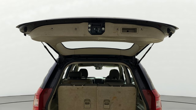 View Mahindra XUV500 Image 17 Used Mahindra XUV500 Image 17