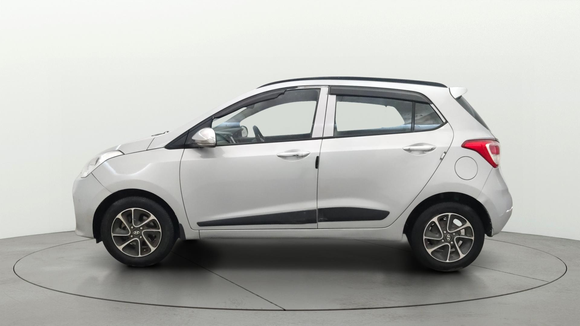 View 2017 Hyundai Grand i10 1.2 Asta Petrol Image 5 Used 2017 Hyundai Grand i10 1.2 Asta Petrol Image 5