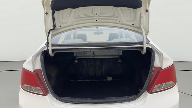View Hyundai Fluidic Verna Image 39 Used Hyundai Fluidic Verna Image 39