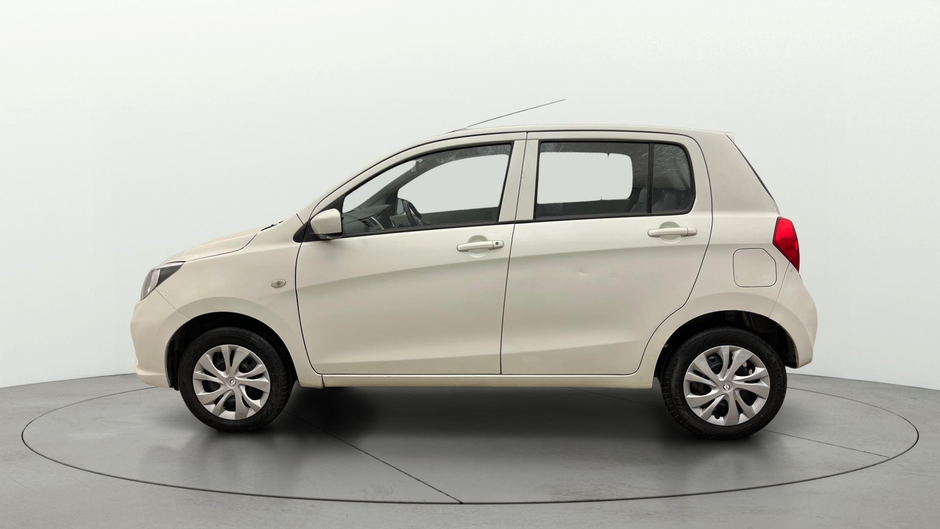 View 2018 Maruti Suzuki 1000 Base Variant Image 5 Used 2018 Maruti Suzuki 1000 Base Variant Image 5