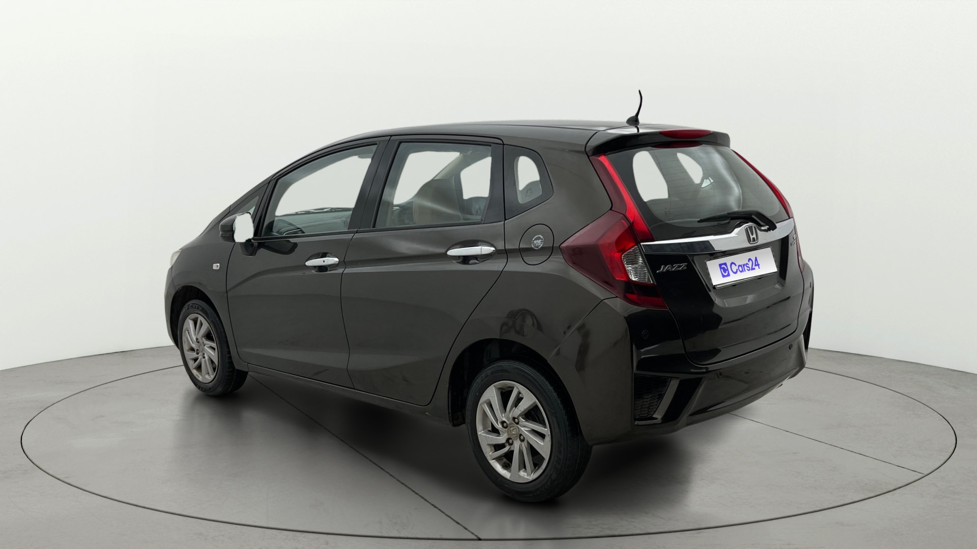 View 2019 Honda Jazz E MT Diesel Image 2 Used 2019 Honda Jazz E MT Diesel Image 2
