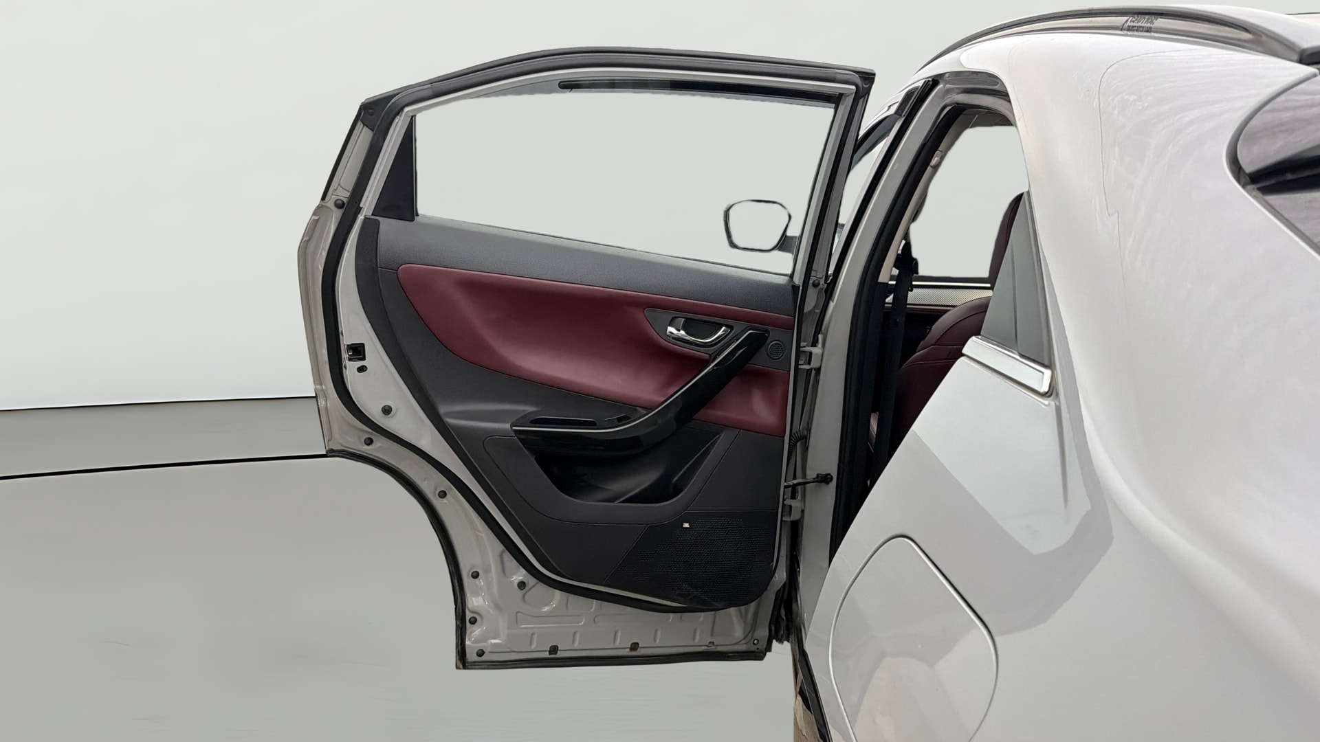 View 2025 Tata Curvv Smart 1.2 Revotron Petrol 6MT Image 15 Used 2025 Tata Curvv Smart 1.2 Revotron Petrol 6MT Image 15