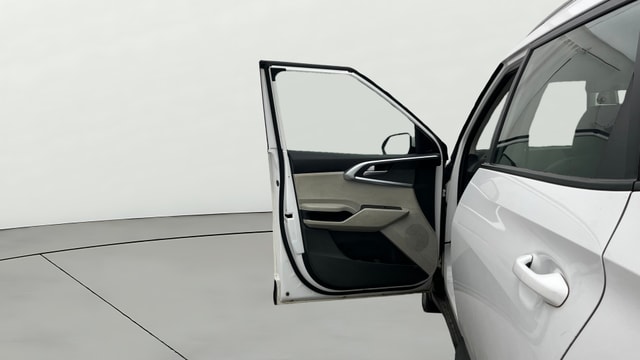 View Kia Carens Image 32 Used Kia Carens Image 32