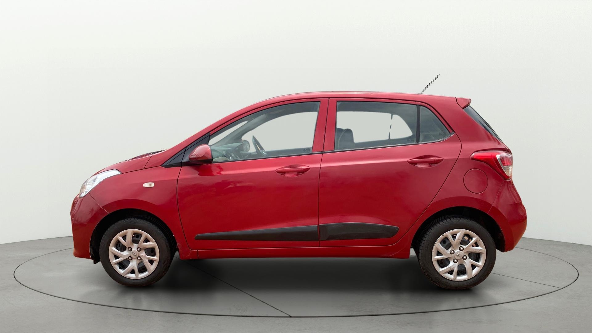View 2017 Hyundai Grand i10 Sportz 1.2 Kappa Image 5 Used 2017 Hyundai Grand i10 Sportz 1.2 Kappa Image 5