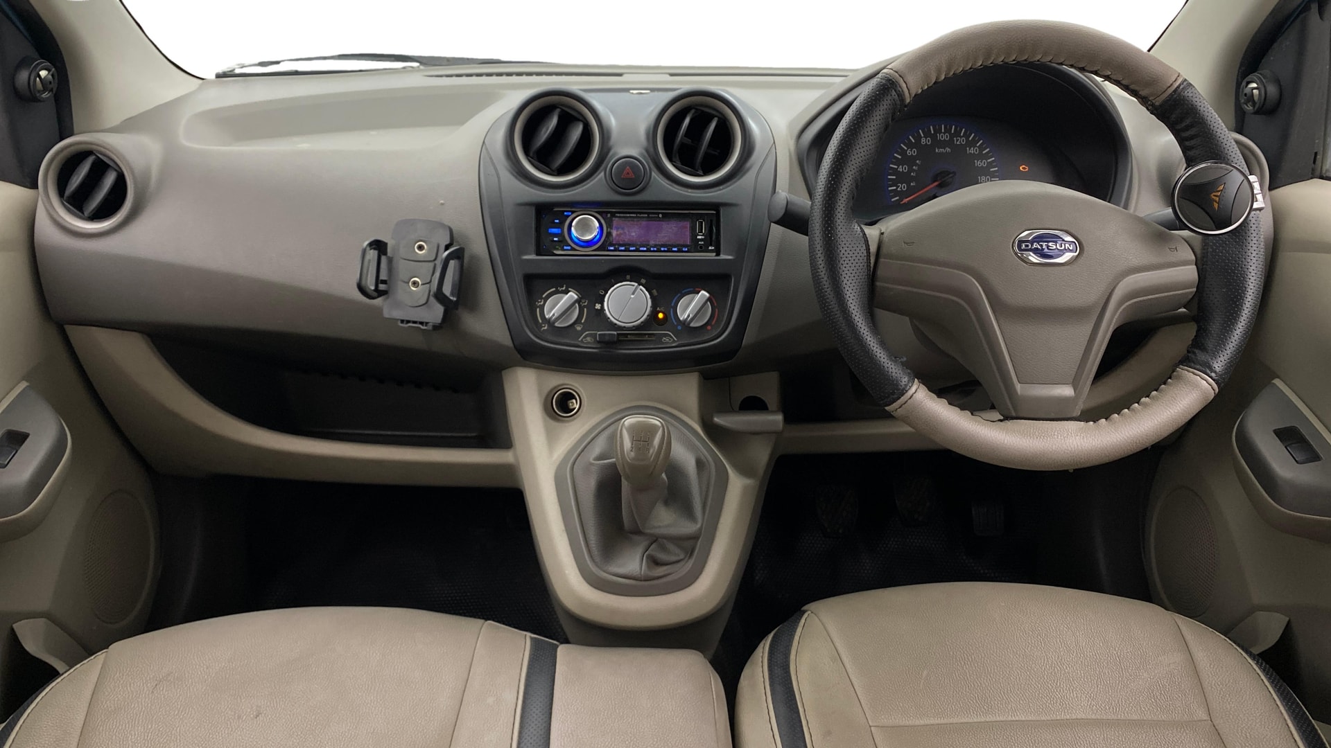 View 2014 Datsun Go T Image 15 Used 2014 Datsun Go T Image 15