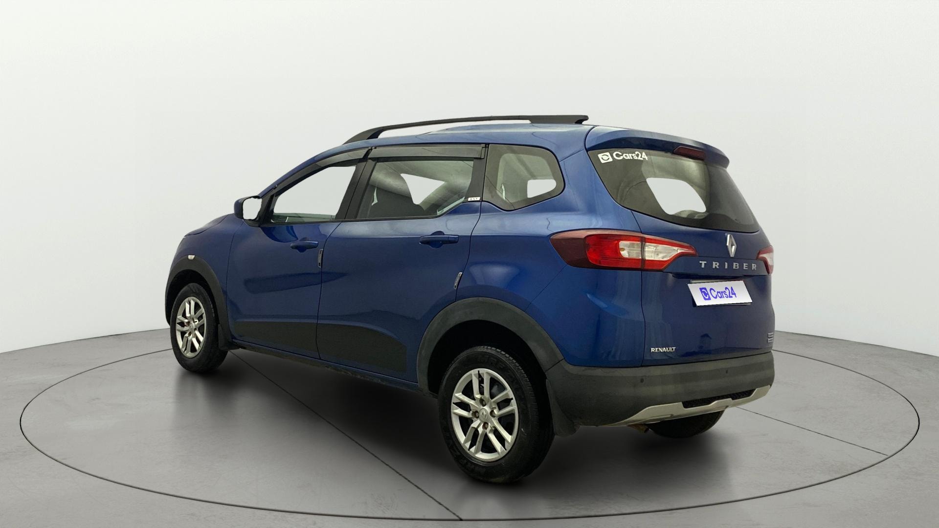View 2020 Renault Triber RXT AMT Image 2 Used 2020 Renault Triber RXT AMT Image 2