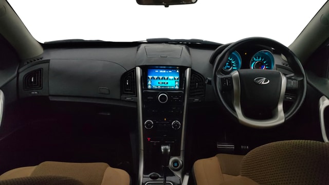 View Mahindra XUV500 Image 32 Used Mahindra XUV500 Image 32