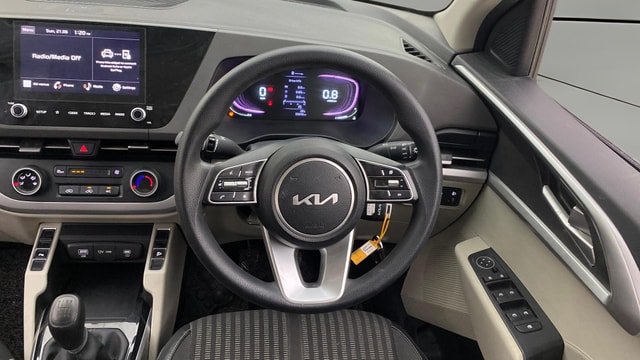View Kia Carens Image 21 Used Kia Carens Image 21