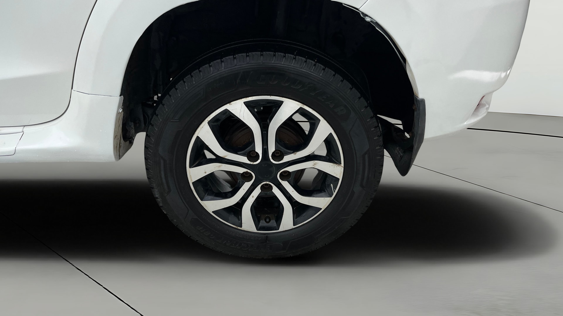 View 2015 Nissan Terrano XL D (O) Image 11 Used 2015 Nissan Terrano XL D (O) Image 11