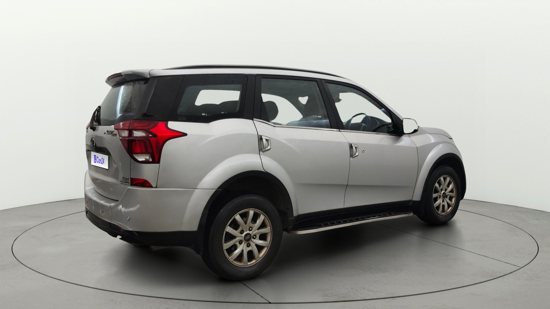 View 2018 Mahindra XUV500 W9 AT Image 48 Used 2018 Mahindra XUV500 W9 AT Image 48