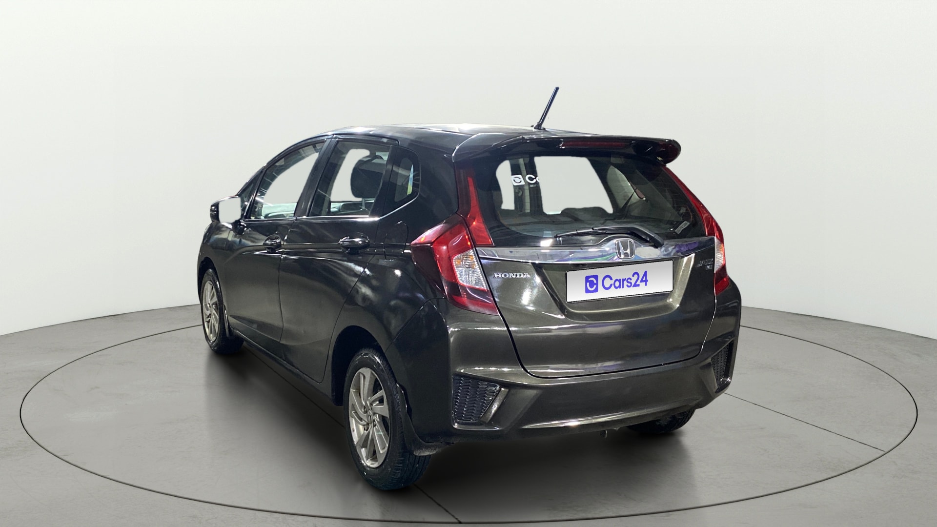 View 2015 Honda Jazz E MT Diesel Image 2 Used 2015 Honda Jazz E MT Diesel Image 2